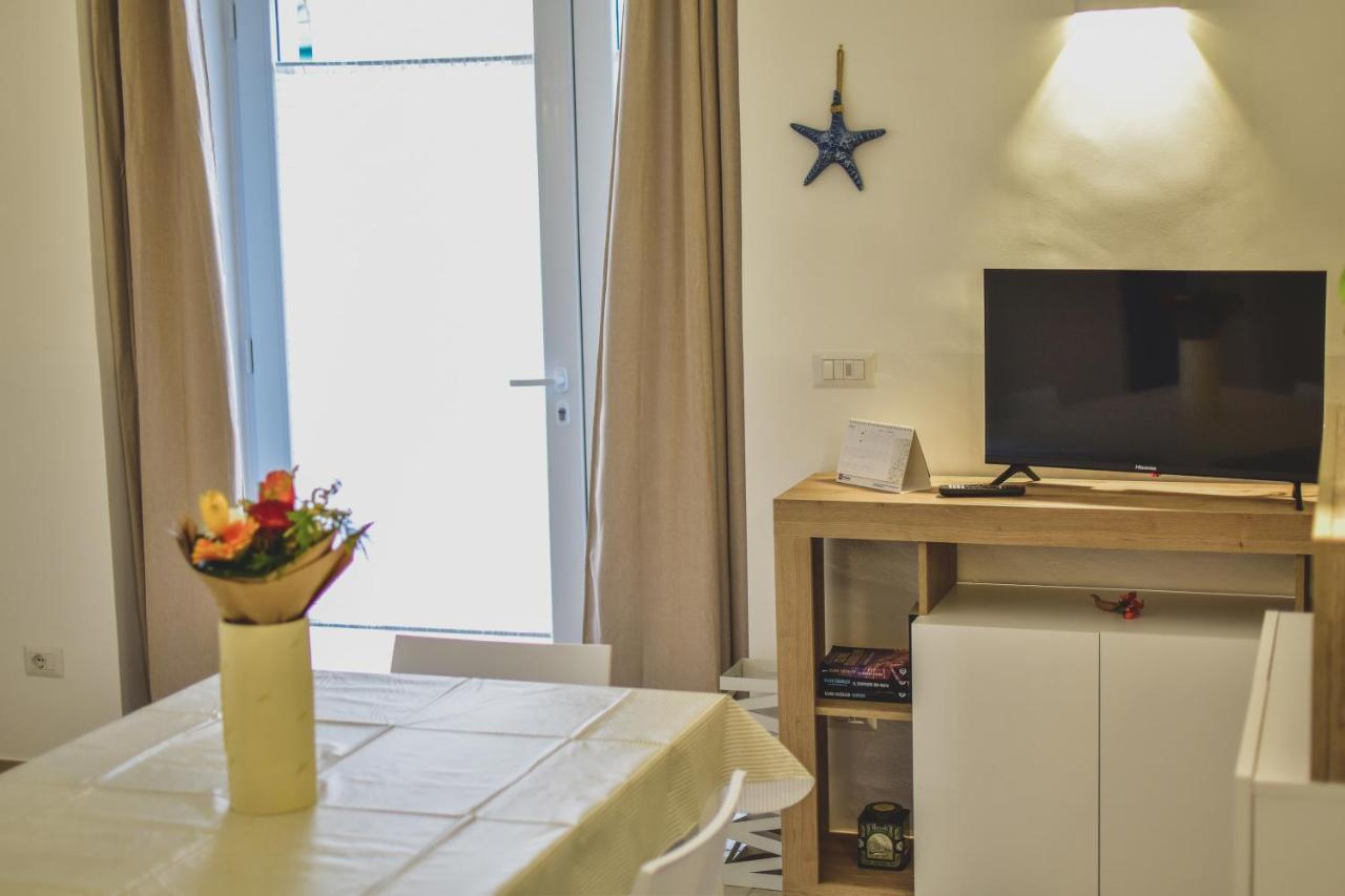 Nel Mar Casa Vacanze ジョヴィナッツォ エクステリア 写真